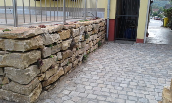 Trockenmauer gebaut